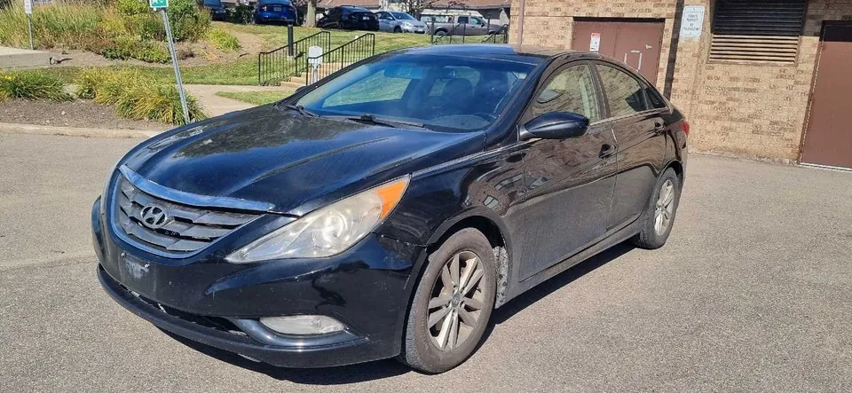 Hyundai Sonata 2011 photo 2
