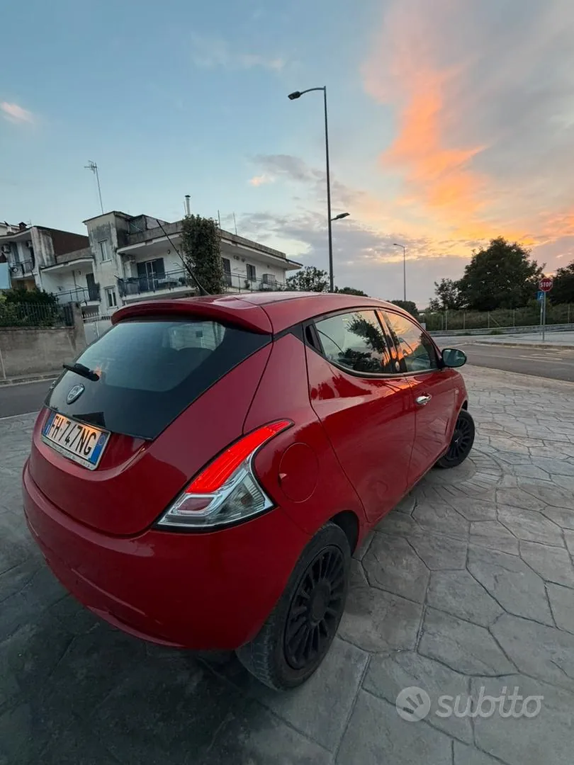 Lancia Ypsilon 2017 photo 2