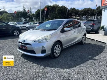 Toyota Aqua 2013 photo 4