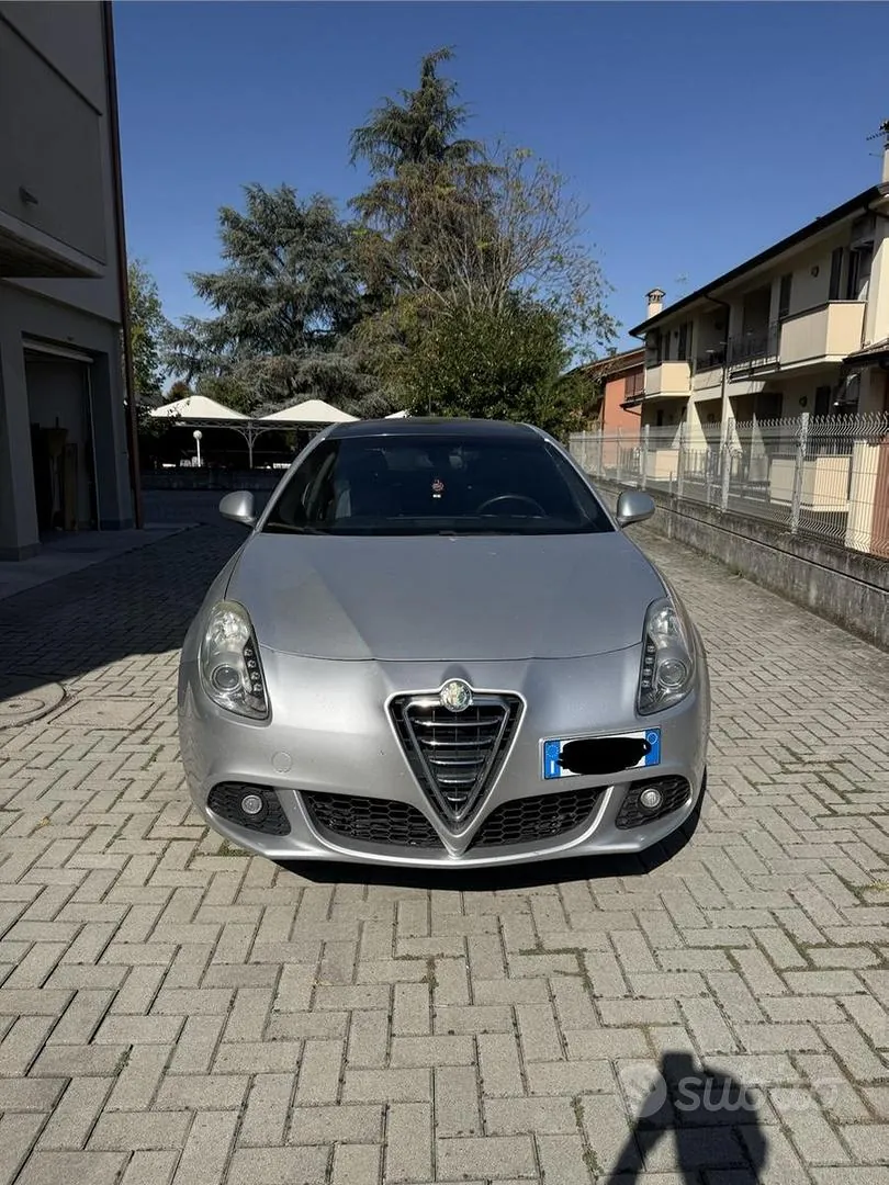 Alfa Romeo Giulietta 2011 photo 2