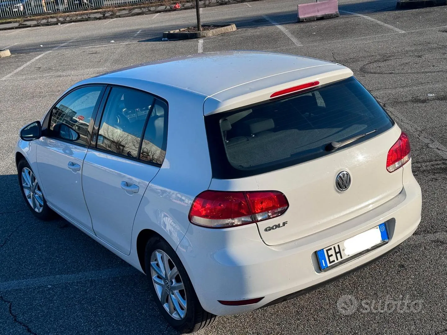 Volkswagen Golf 2011 photo 2