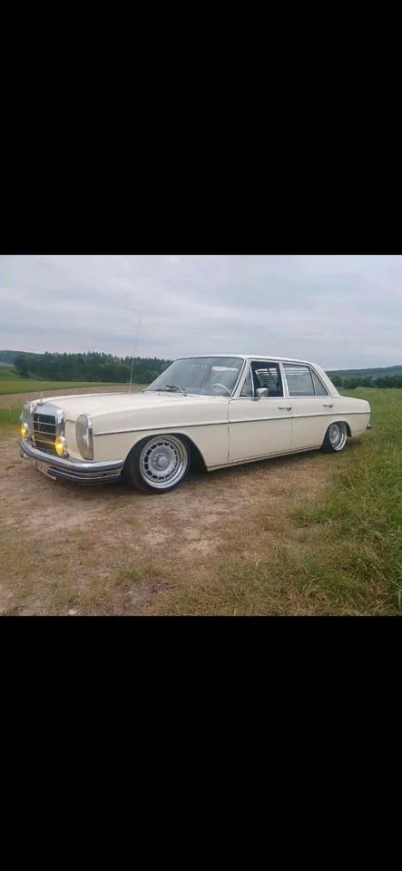 Mercedes-Benz 200D