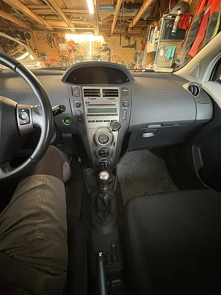 Toyota Yaris 2009 photo 4
