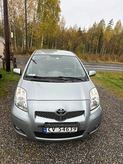 Toyota Yaris 2009 photo 2