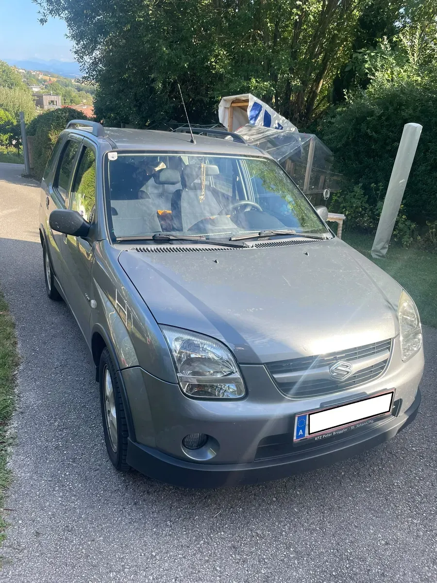 Suzuki Ignis 2006 photo 2