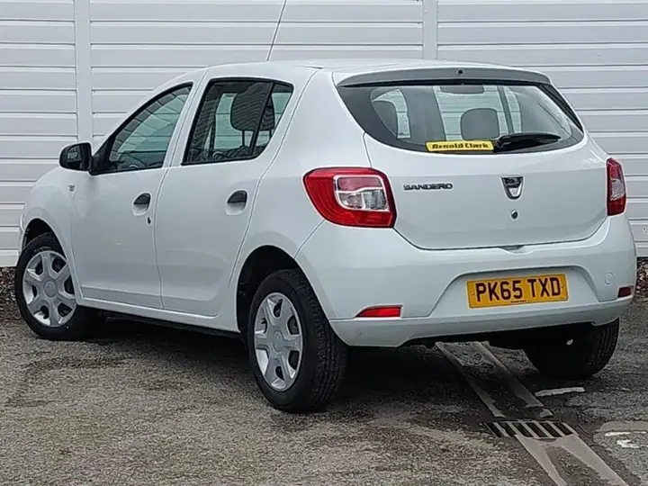 Dacia Sandero 2015 photo 2