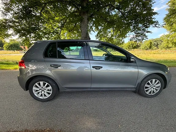 Volkswagen Golf 2012 photo 2
