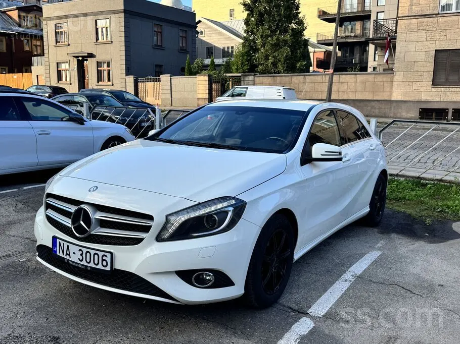 Mercedes-Benz A180 2013 photo 3