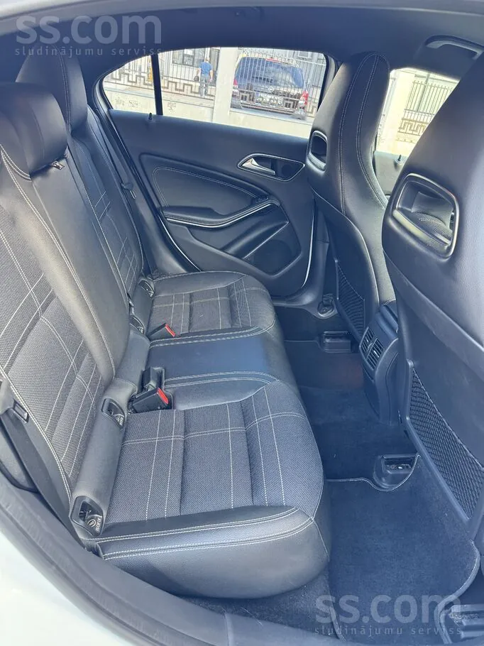 Mercedes-Benz A180 2013 photo 5