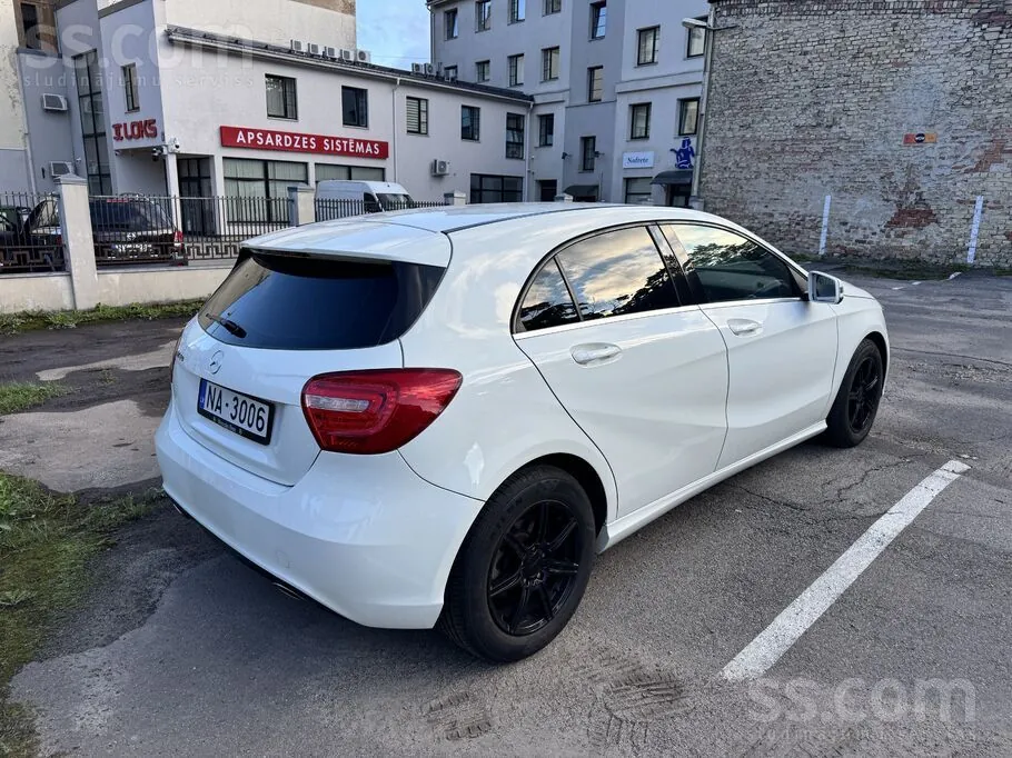 Mercedes-Benz A180 2013 photo 4