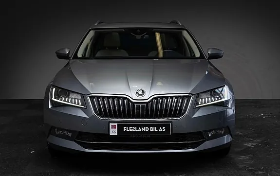 Skoda Superb 2016 photo 2