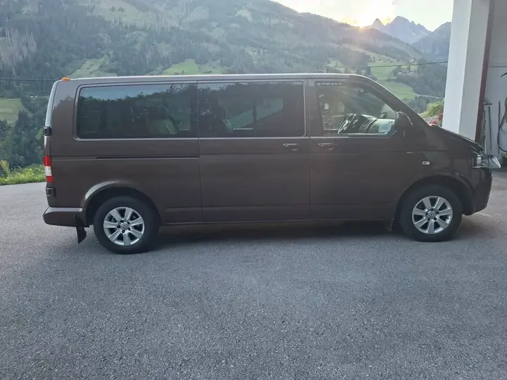 Volkswagen Caravelle 2012 photo 3