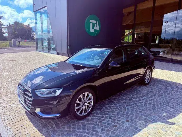 Audi A4 2024 photo 4