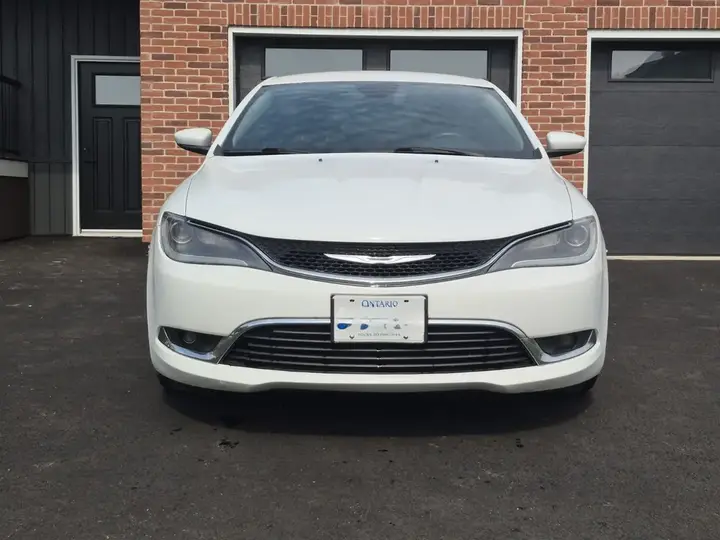Chrysler 200 2015 photo 3