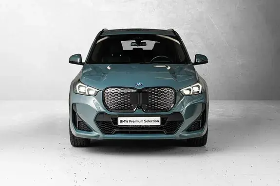 BMW Ix1 2025 photo 3