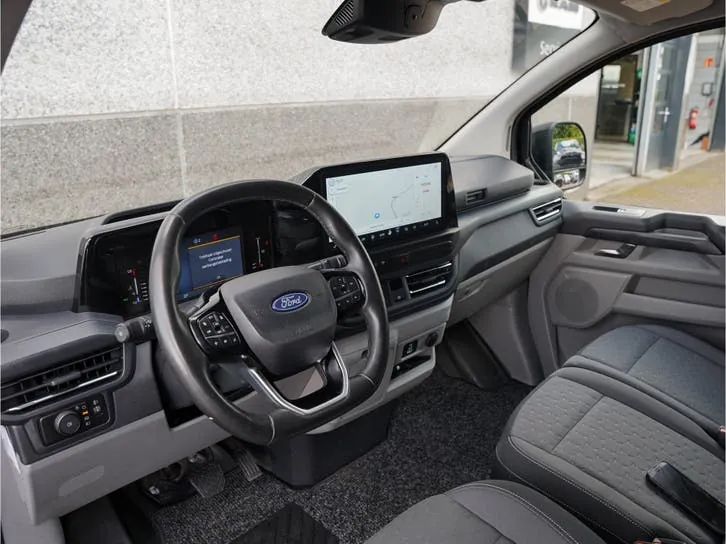 Ford Transit Custom 2024 photo 3