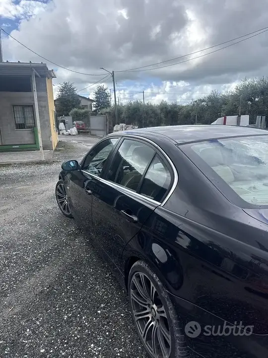 BMW 320D 2007 photo 2