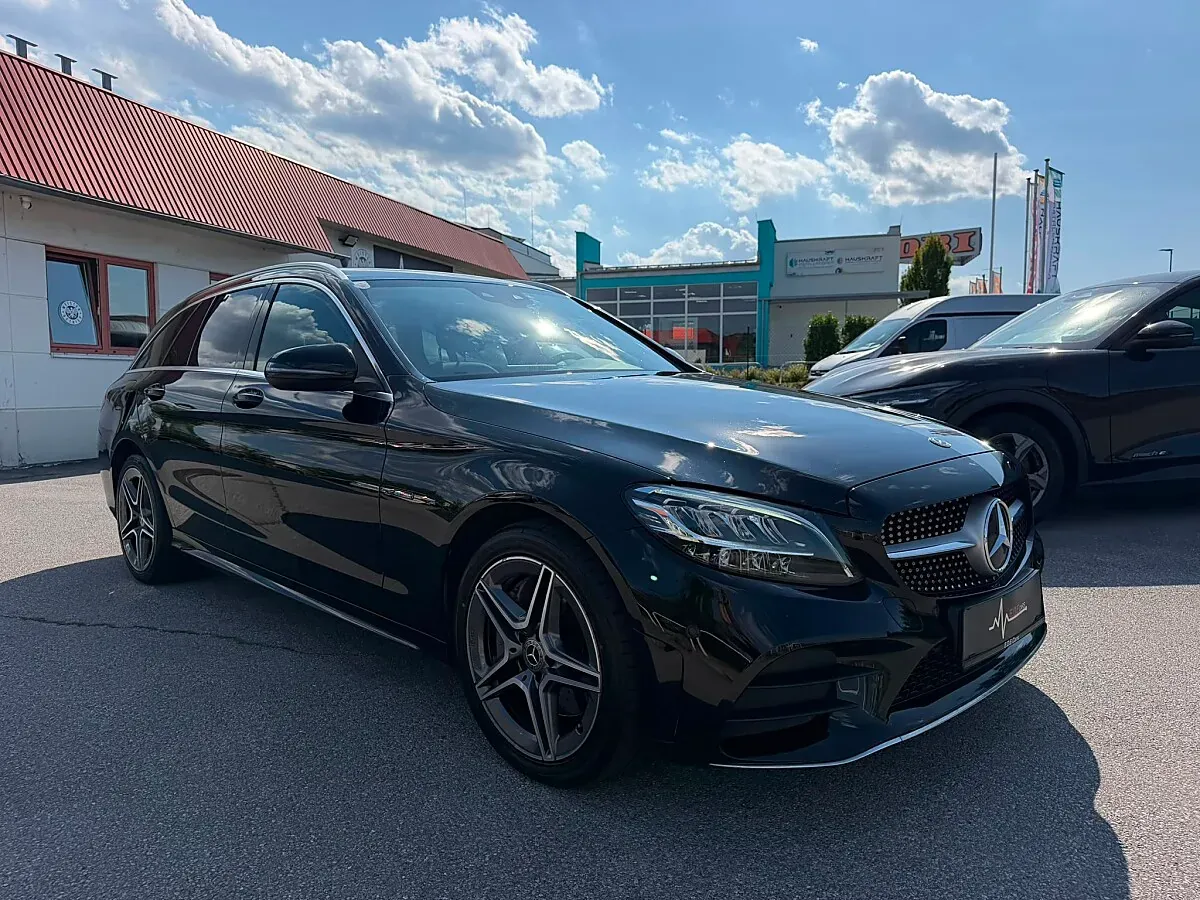 Mercedes-Benz C-Class 2020 photo 2