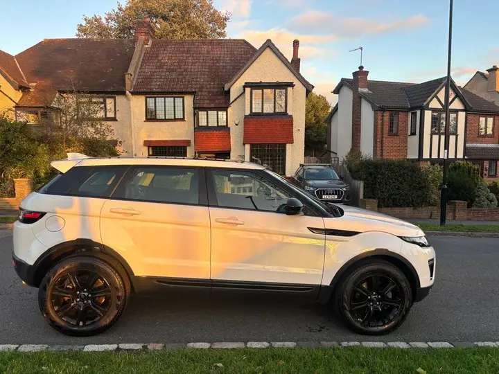 Land Rover Range Rover Evoque 2018 photo 4