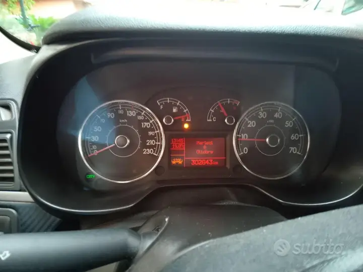 Fiat Grande Punto 2009 photo 5