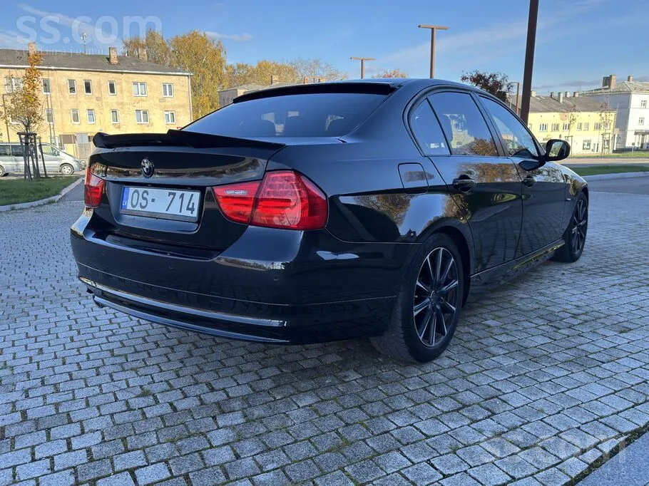 BMW 320D 2011 photo 5