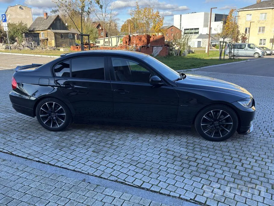 BMW 320D 2011 photo 4