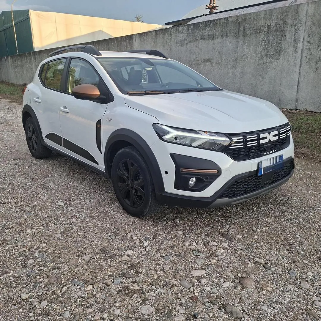 Dacia Sandero 2024 photo 2