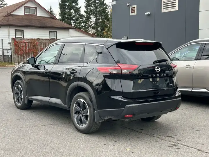 Nissan Rogue 2025 photo 2