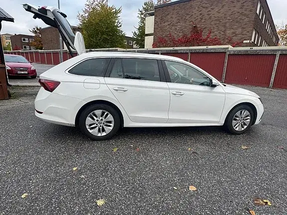 Skoda Octavia 2022 photo 5