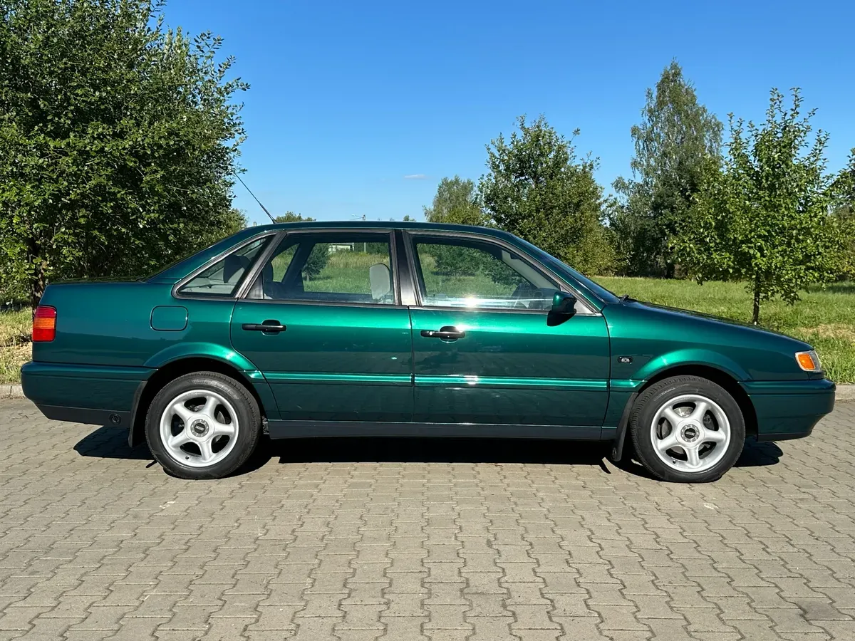Volkswagen Passat 1995 photo 3