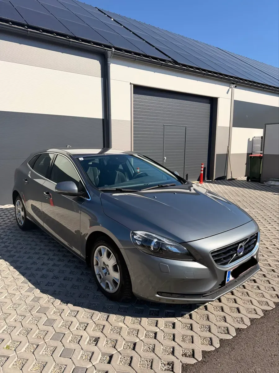 Volvo V40 2015 photo 2