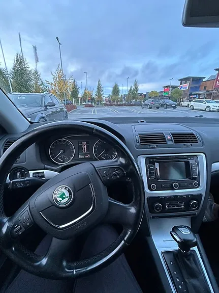 Skoda Octavia Scout 2013 photo 2