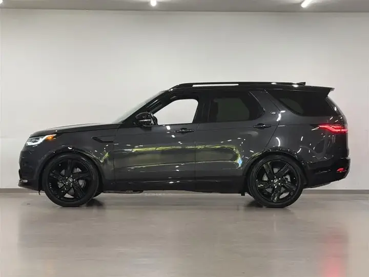 Land Rover Discovery 2025 photo 4