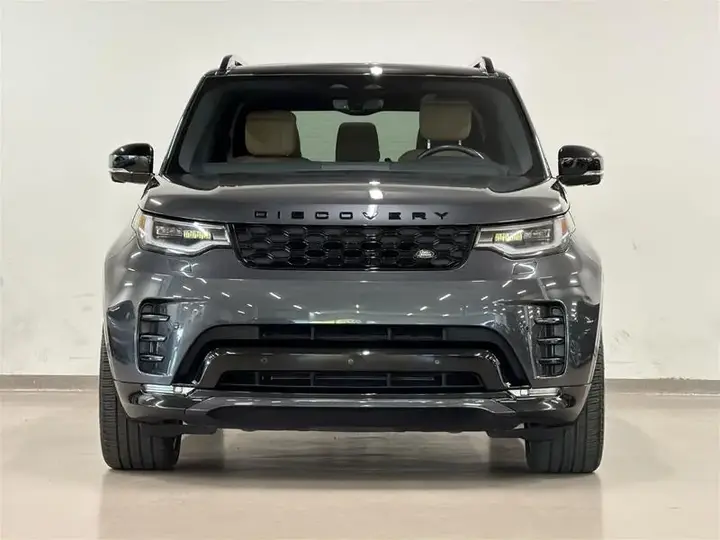 Land Rover Discovery 2025 photo 2
