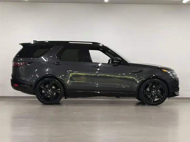 Land Rover Discovery 2025 photo 3