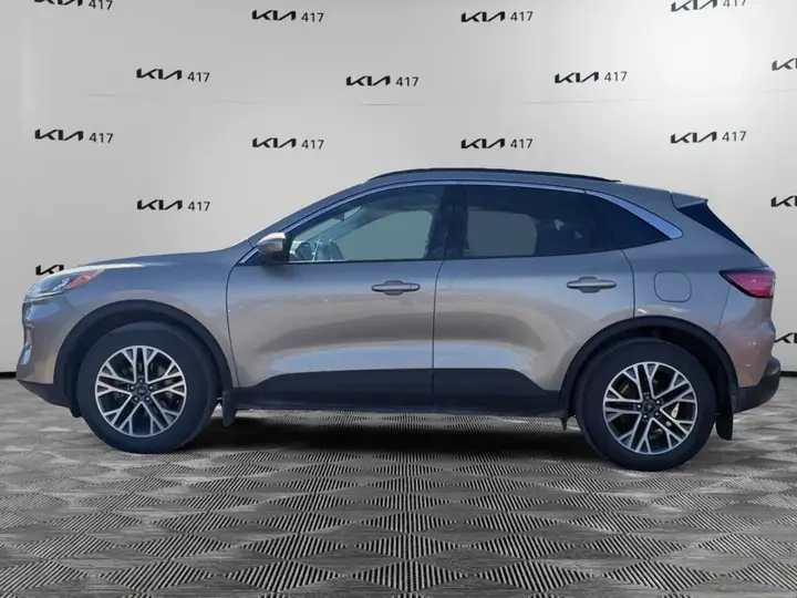 Ford Escape 2021 photo 2
