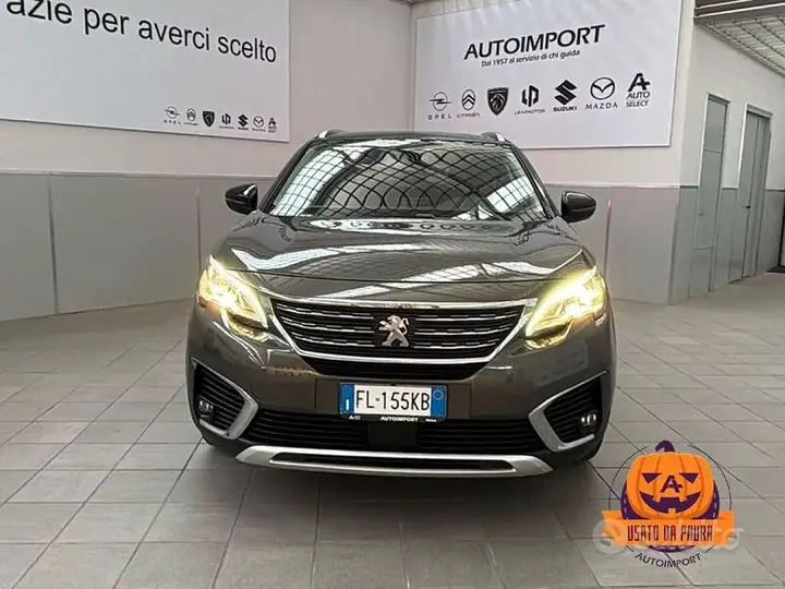 Peugeot 5008 2017 photo 2