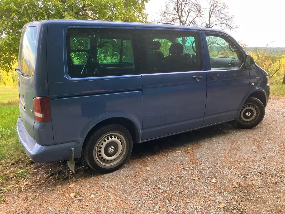 Volkswagen Multivan 2009 photo 3