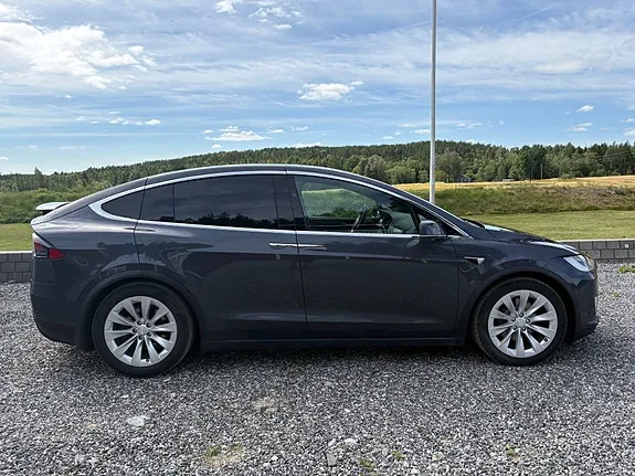 Tesla Model X 2018 photo 4