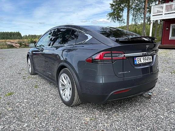 Tesla Model X 2018 photo 2