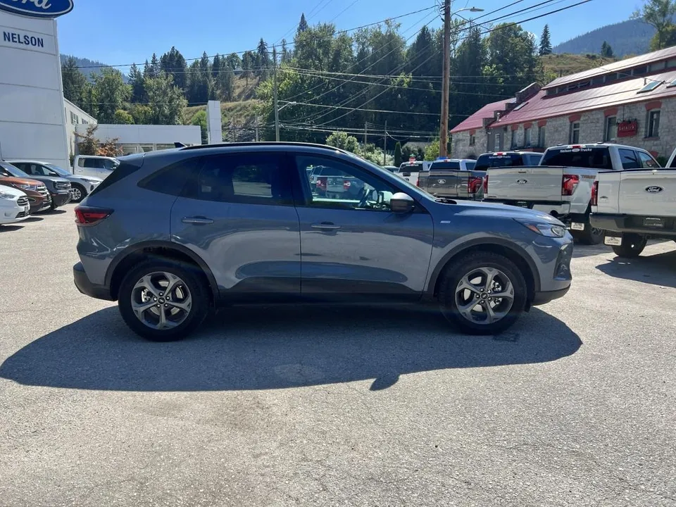 Ford Escape 2025 photo 2