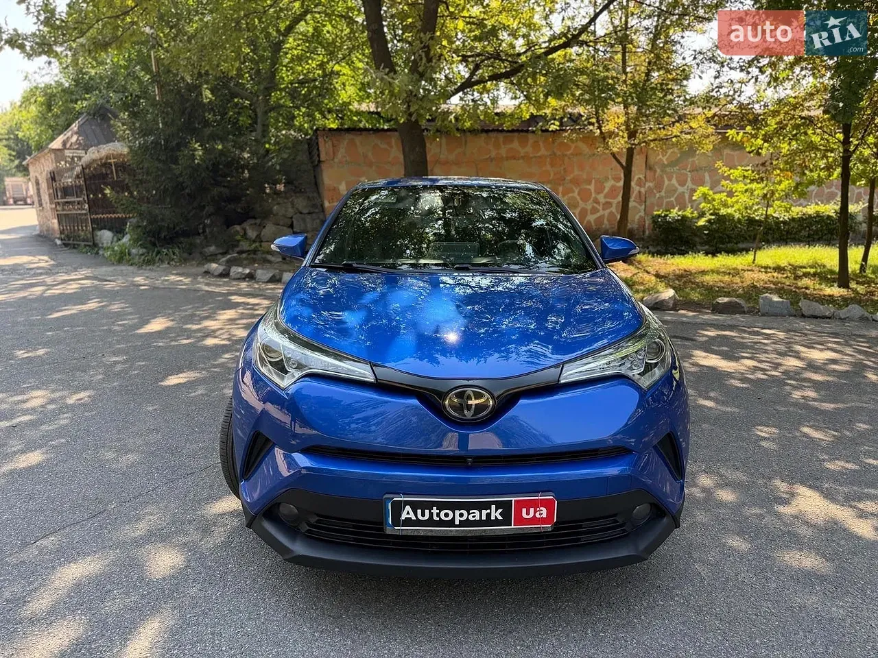 Toyota C-Hr 2019 photo 2