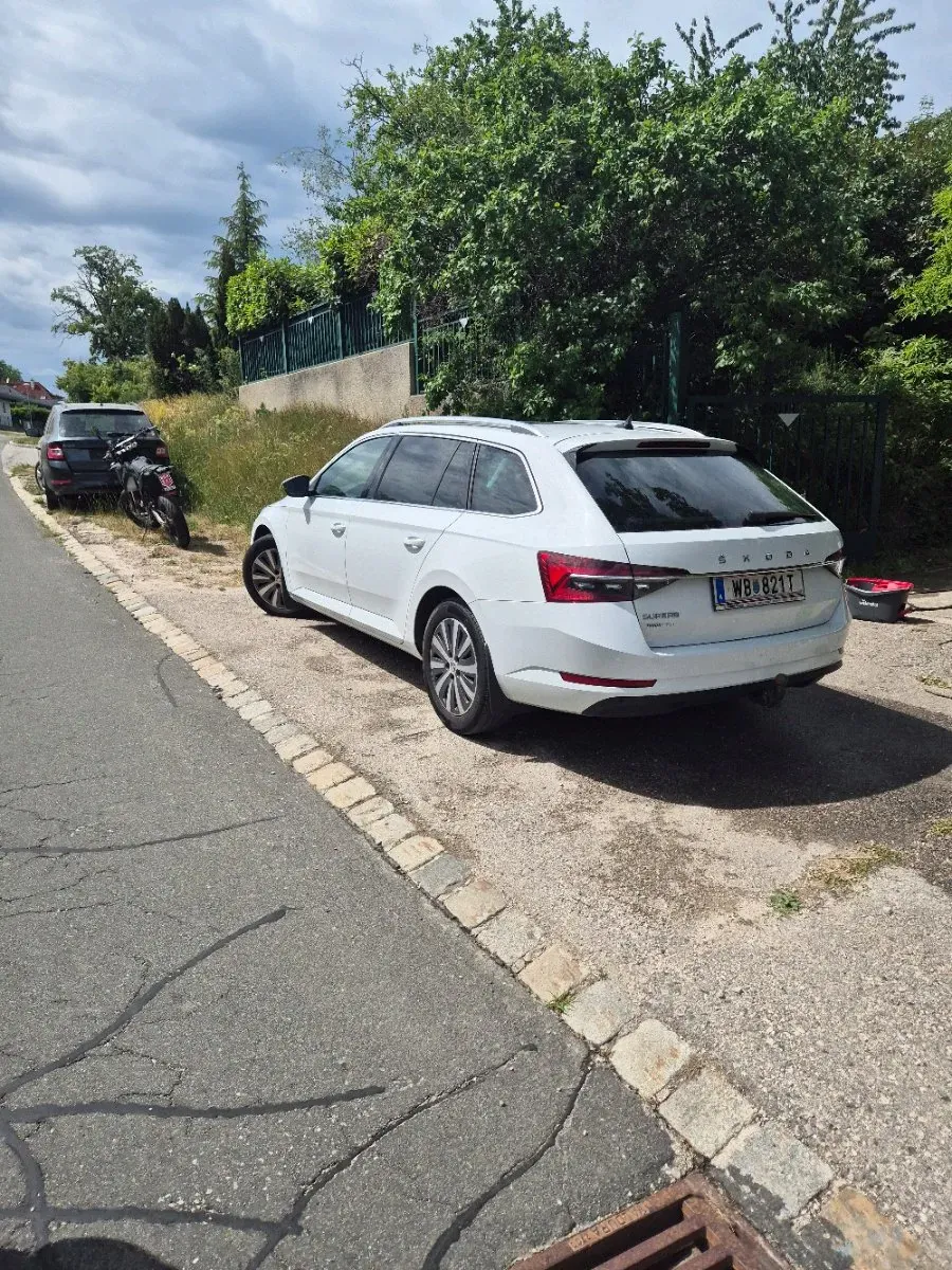 Skoda Superb 2021 photo 2