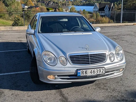 Mercedes-Benz E270 2003 photo 2