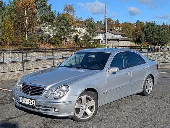 Mercedes-Benz E270