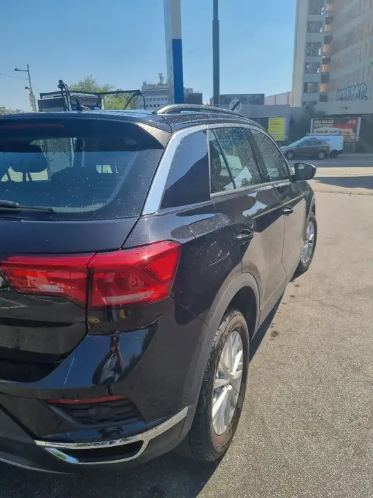 Volkswagen T-Roc 2018 photo 2