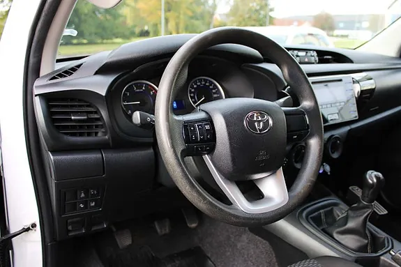 Toyota Hilux 2017 photo 4