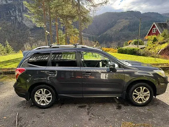Subaru Forester 2014 photo 4