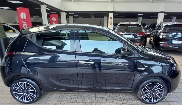 Lancia Ypsilon 2023 photo 2