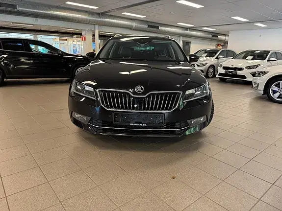 Skoda Superb 2017 photo 2